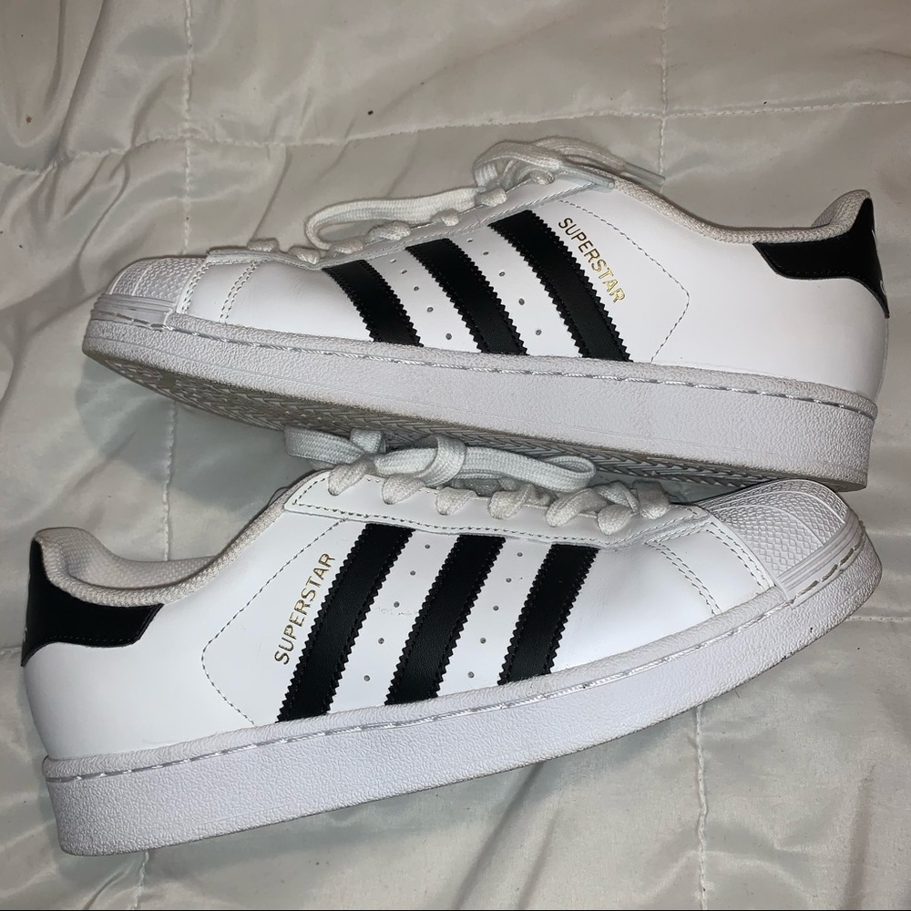 🖤Adidas Superstar White Sneakers🖤